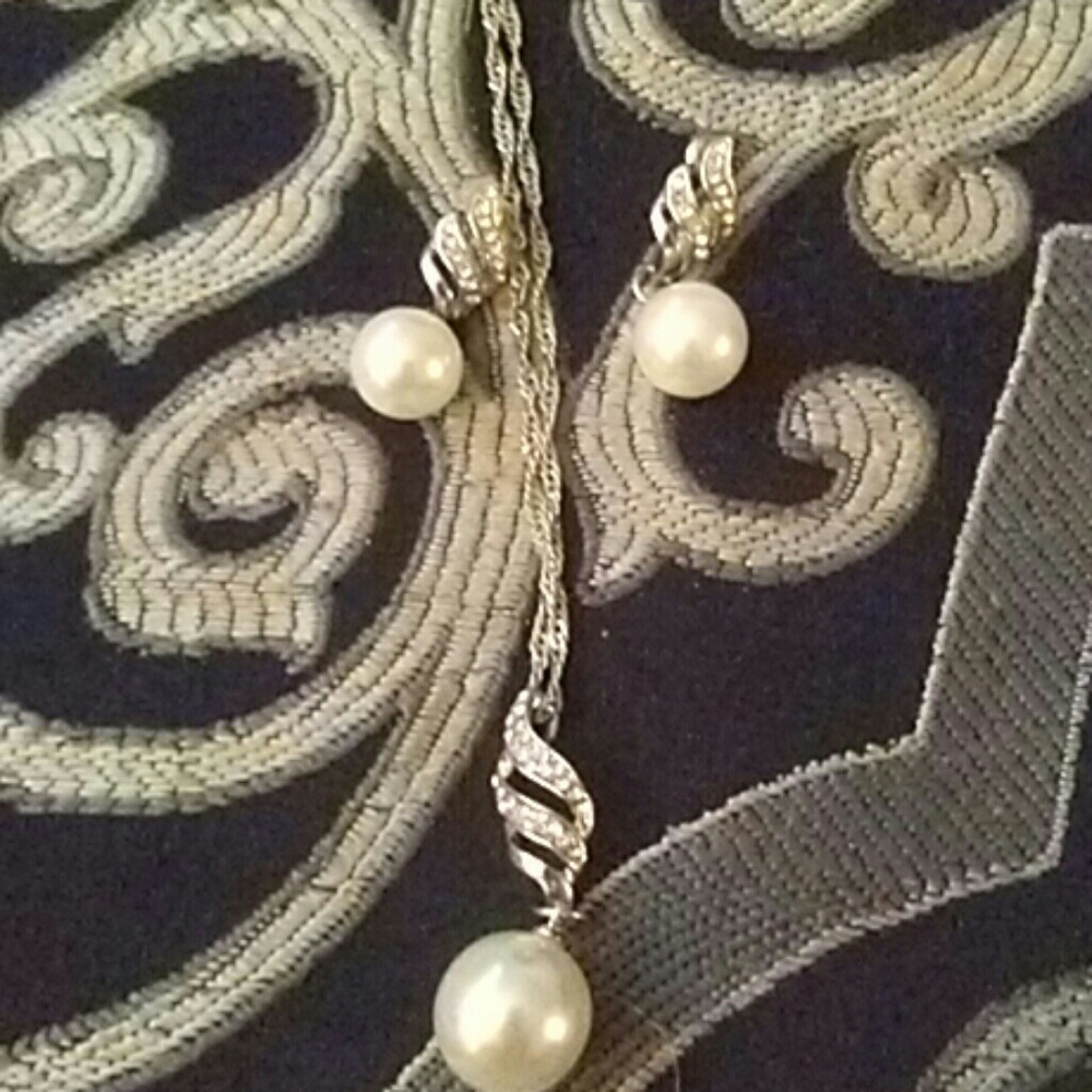 Necklace and earrings